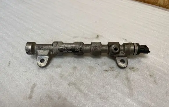 Opel Insignia A Fuel main line pipe 55576177