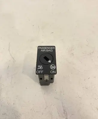 Passenger airbag on/off switch