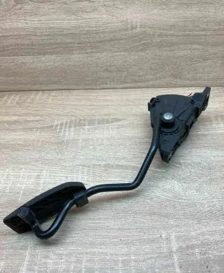 Nissan Primera Accelerator throttle pedal 18002AU410 6PV008620 WithPlug
