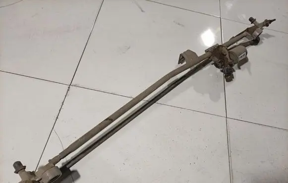 Opel Zafira B Front wiper linkage and motor 