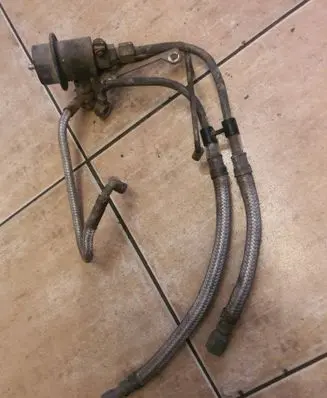 Audi 80 90 S2 B4 Fuel pressure regulator 0438161010 034133534g