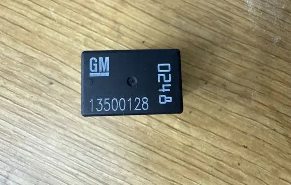 Opel Insignia A Other relay 13500128