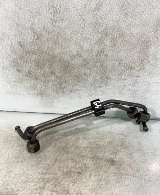 Volkswagen Golf IV Fuel injector supply line/pipe 