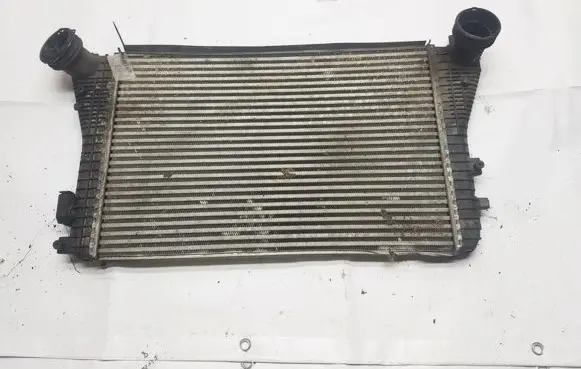 Volkswagen Touran I Intercooler radiator