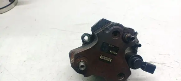 BMW 5 E60 E61 Fuel injection high pressure pump 0445010073 7788678 900735