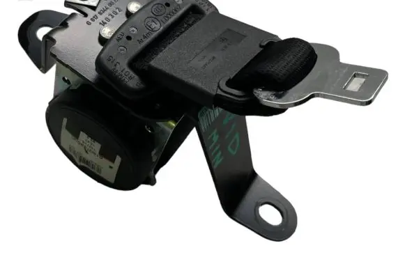 Mini Cooper Countryman R60 Middle seatbelt (rear) 618014900C