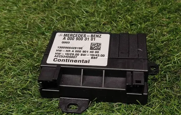 Mercedes-Benz C W204 Fuel injection pump control unit/module A0009003101 A0009014000