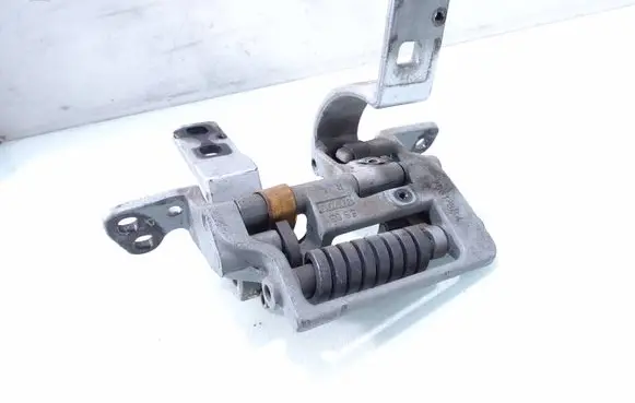 BMW 5 E60 E61 Tailgate/trunk/boot hinge 7061384