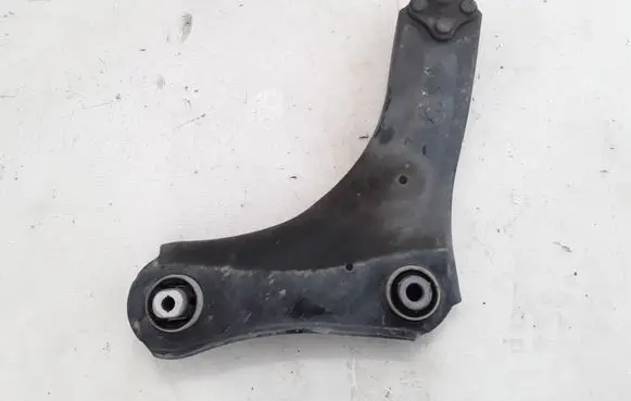 Renault Fluence Front lower control arm/wishbone 545007549R