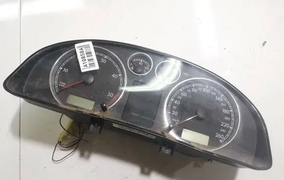 Volkswagen PASSAT B5 Speedometer (instrument cluster) 3B0920807A
