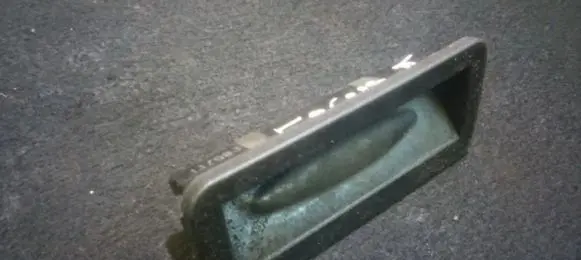 Tailgate opening switch