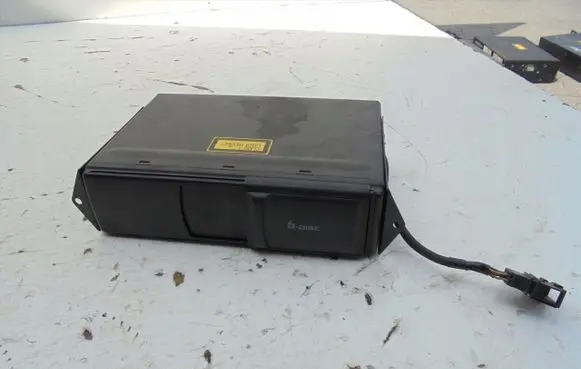 Volkswagen Golf IV CD/DVD changer 1J6035111