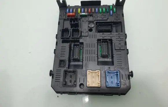 Peugeot 3008 I Comfort/convenience module 966405878002