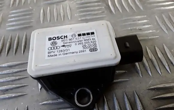 Audi A4 S4 B6 8E 8H ESP acceleration yaw rate sensor 8E0907637C 0265005620 3005726