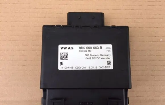 Audi A4 S4 B8 8K Voltage converter/converter module 8K0959663B