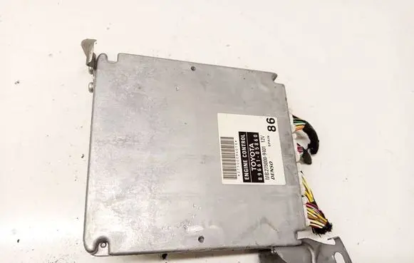 Toyota Avensis T250 Engine control unit/module 8966105860