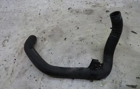 Mazda 3 II Engine coolant pipe/hose