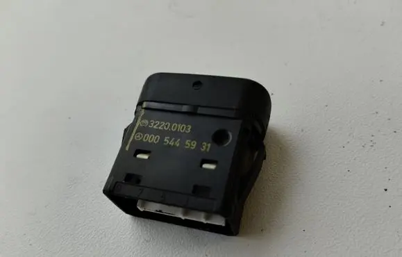 Mercedes-Benz Sprinter W906 Headlight level height control switch 0005445931