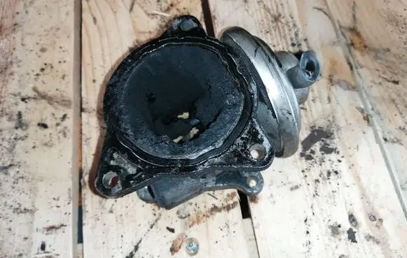 Mitsubishi Outlander EGR valve 038129637D 038131501AN