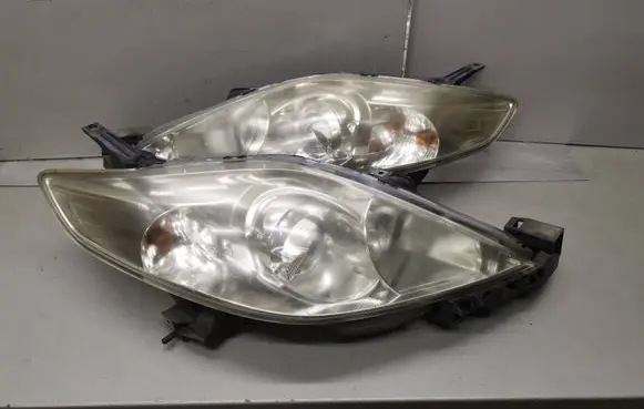Mazda 5 Headlights/headlamps set 