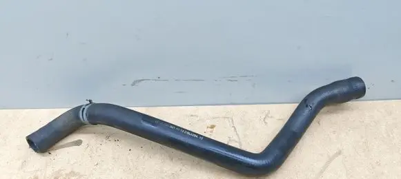 Mercedes-Benz ML W163 Engine coolant pipe/hose A1635014382