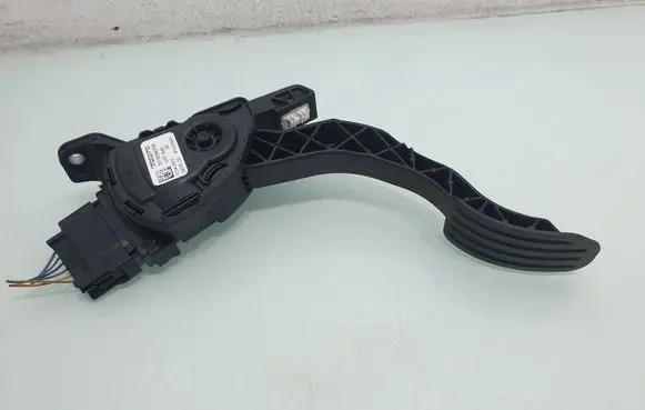 Volvo S80 Accelerator throttle pedal 31329058