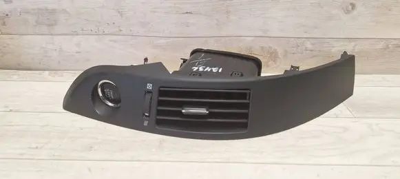 Toyota Corolla Verso AR10 Dash center air vent grill 5568064020 5567064010