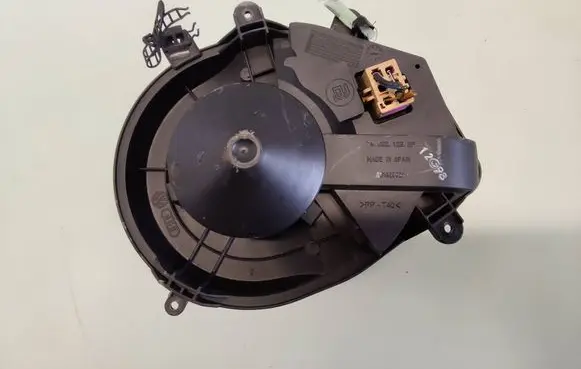 Volkswagen PASSAT B5 Heater fan/blower 740221233F 8D1820021