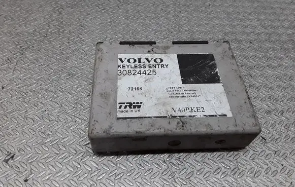 Volvo S40, V40 Door central lock control unit/module 30824425