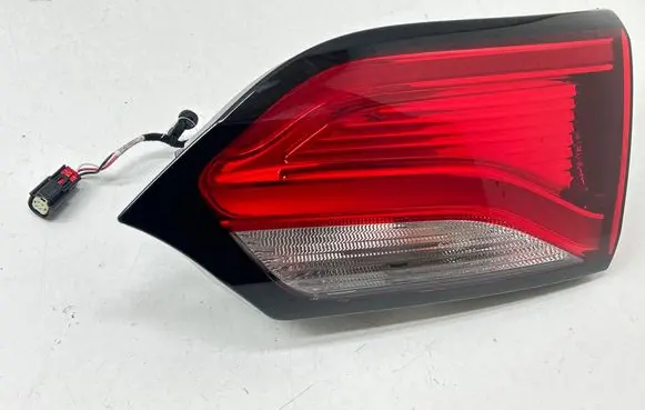 Chrysler Pacifica Tailgate rear/tail lights P68228940AF F00HTC409217 020519B120