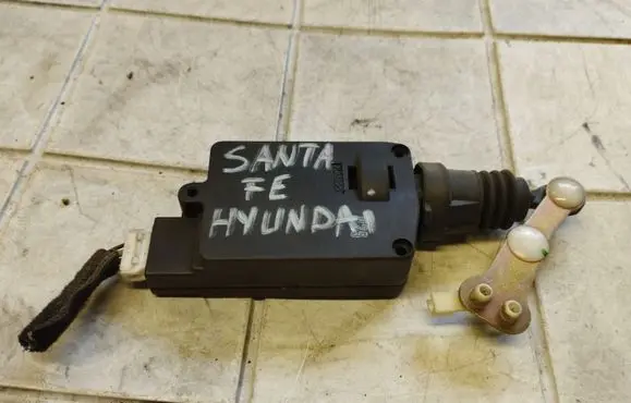 Fuel tank cap lock motor