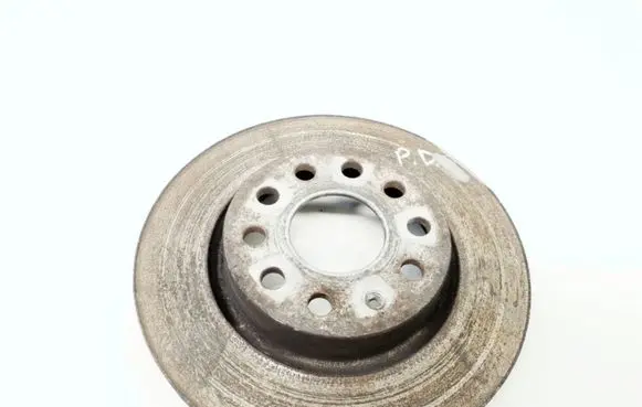 Volkswagen Golf V Front brake disc
