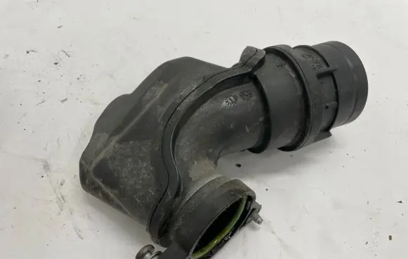 Volkswagen Golf Sportsvan Intercooler hose/pipe 04E129656S