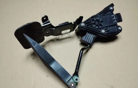 Honda Civic Accelerator throttle pedal JM07A