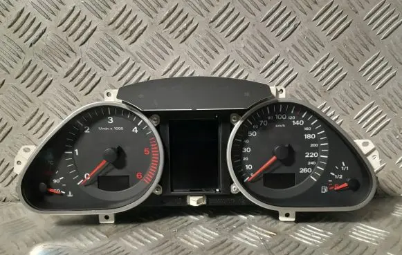 Audi A6 S6 C6 4F Speedometer (instrument cluster) 4F0920900N