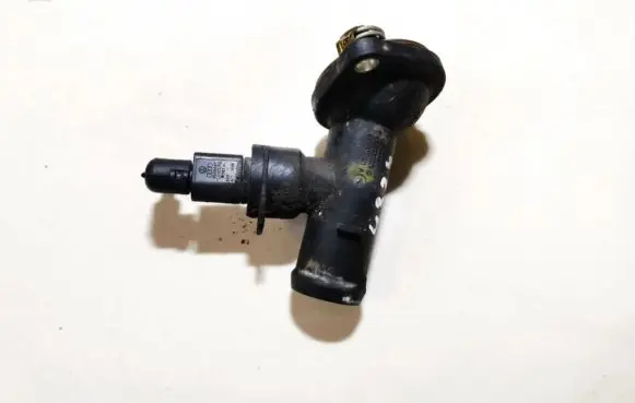 Volkswagen PASSAT B6 Engine coolant pipe/hose 036121121d 03l121121a