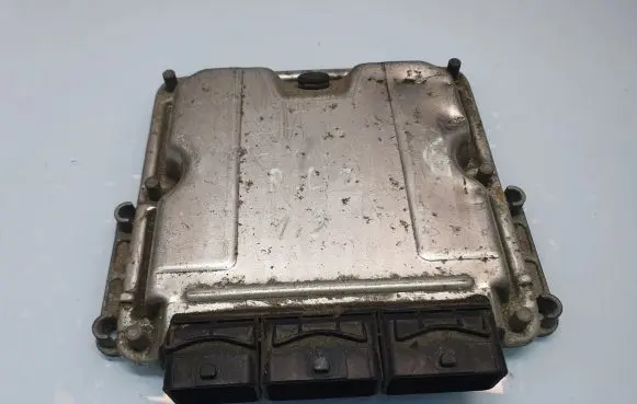 Renault Laguna II Engine control unit/module 0281010556 8200153946 8200095416