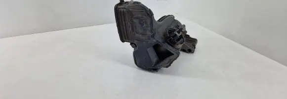 Peugeot 3008 II Intake resonator 9689014180 9814006180