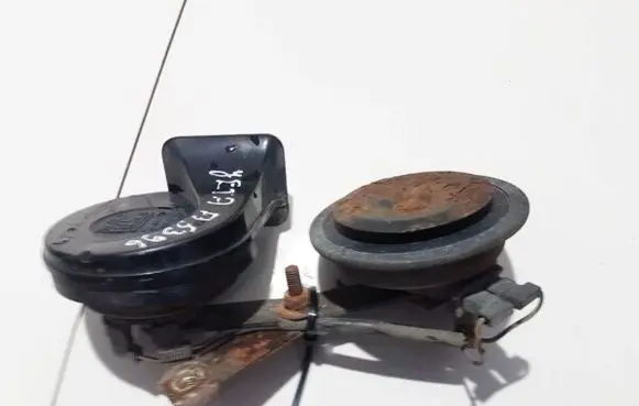 Volkswagen Jetta II Horn signal CH2035 73345
