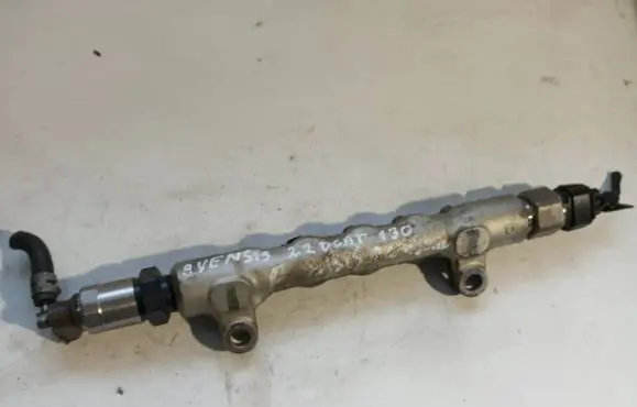 Toyota Avensis T250 Fuel main line pipe 229000130