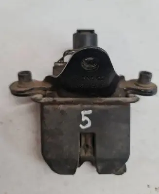 Skoda Octavia Mk2 (1Z) Tailgate/trunk/boot lock/catch/latch 1Z5827501D BN3CZ