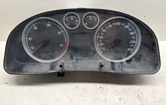 Volkswagen PASSAT B5.5 Speedometer (instrument cluster) 3B0920829A VWZ7Z0C8144044 270803181350