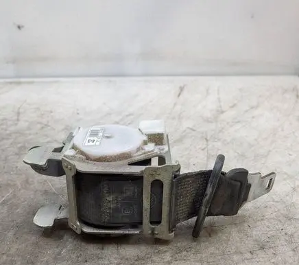 Peugeot Partner Middle seatbelt (rear) 96815097XX 17032009