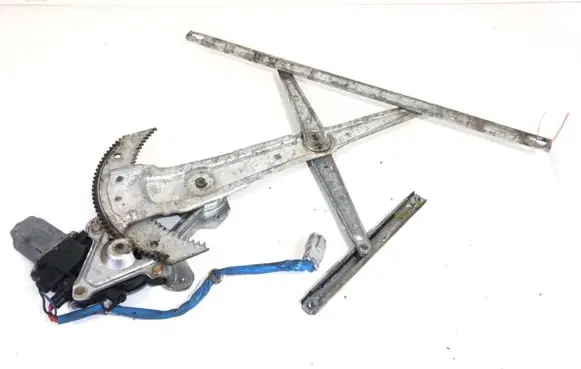 Honda CR-V Front door window regulator with motor