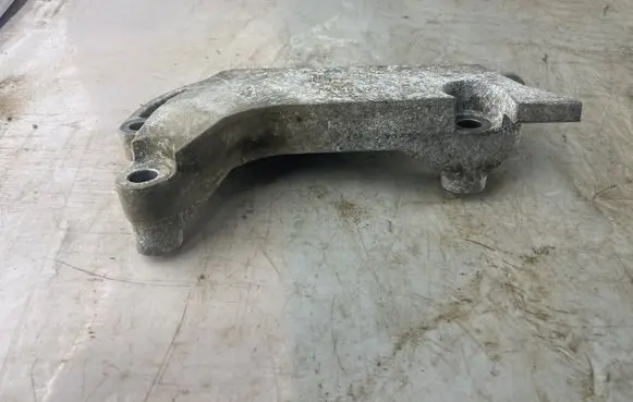 Opel Vectra C Engine mounting bracket 9156953