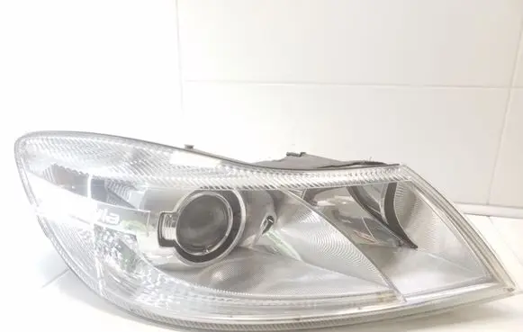 Skoda Octavia Mk2 (1Z) Headlight/headlamp 1Z1941016G 7L6941329B 5DV00961000