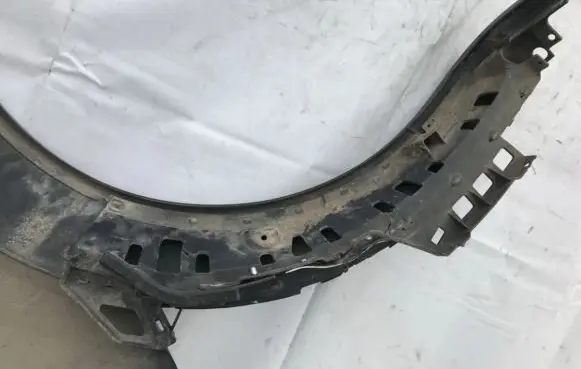 Audi A2 Front bumper mounting bracket