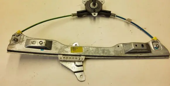 Rear door manual window regulator