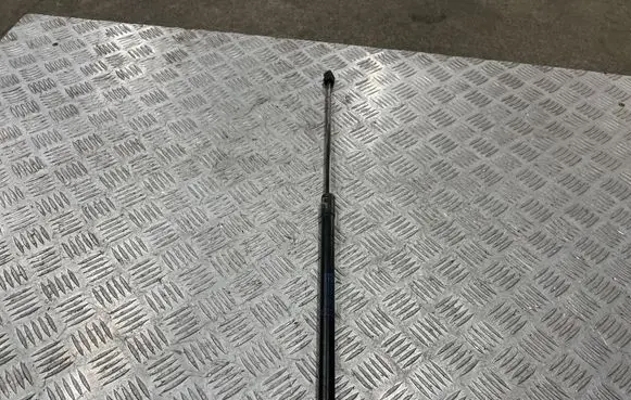 Opel Corsa E Tailgate/trunk strut/damper 13182309