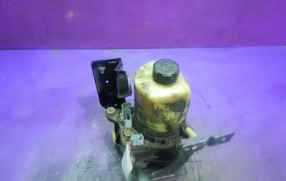 Ford Focus C-MAX Power steering pump 1040085011094F